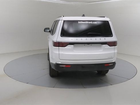 Used 2024 Jeep Wagoneer Series III image 17