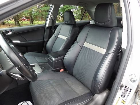 Used 2014 Toyota Camry SE w/ Fleet Convenience Package FWD image 21
