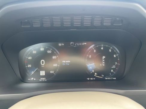 Used 2022 Volvo XC90 T6 Inscription w/ Lounge Package image 35