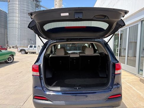 Used 2018 Kia Sorento FWD image 7