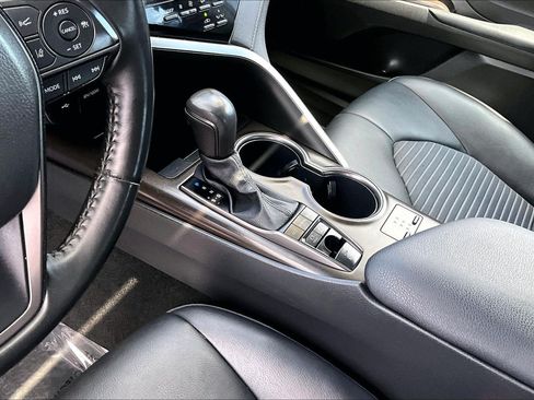 Used 2023 Toyota Camry SE w/ Cold Weather Package FWD image 16