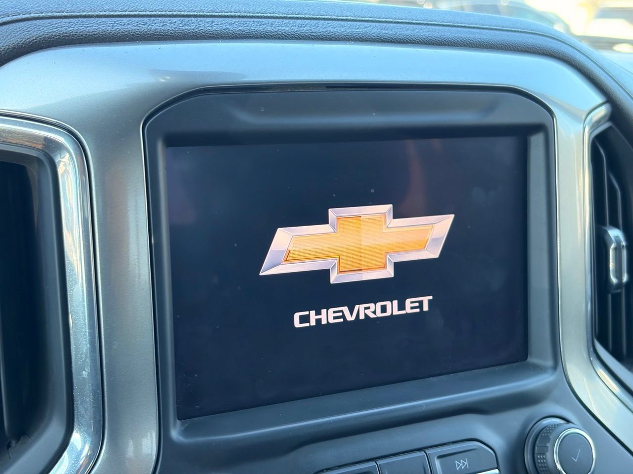 Used 2020 Chevrolet Silverado 1500 LTZ w/ LTZ Premium Package AWD/4WD image 20
