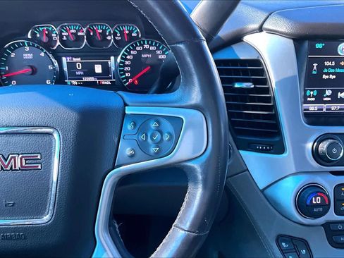 Used 2017 GMC Yukon XL SLT w/ Premium Edition RWD image 25