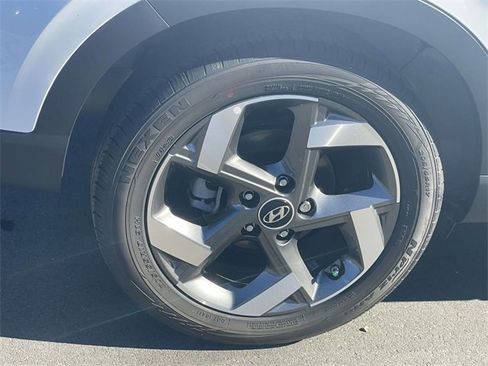 Certified 2025 Hyundai Venue SEL image 7