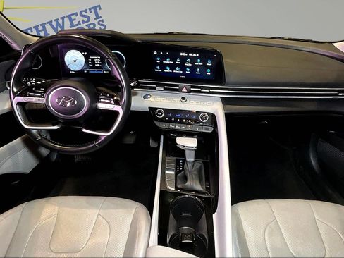 Used 2023 Hyundai Elantra Limited FWD image 8