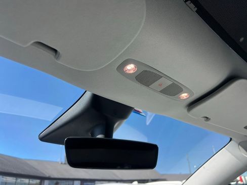 Used 2020 Tesla Model Y Long Range image 43