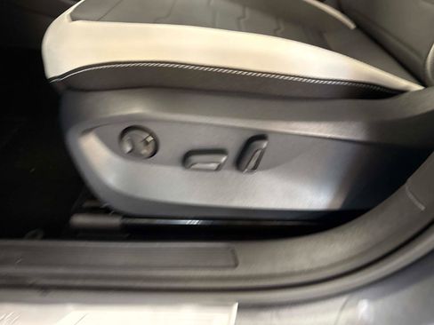 New 2026 Volkswagen Taos SE image 20