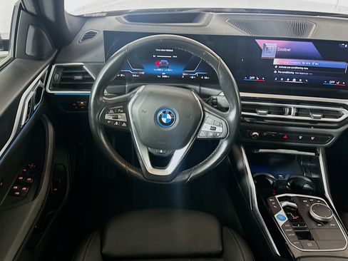 Used 2024 BMW i4 eDrive40 RWD image 18
