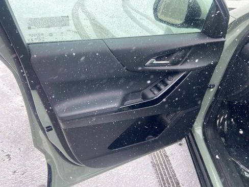 Used 2025 Chevrolet Equinox LT w/ Convenience Package II image 10