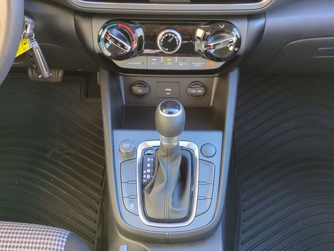 Certified 2022 Hyundai Kona SE image 18