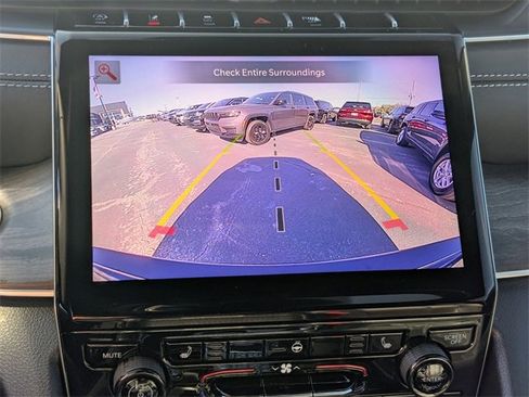 New 2025 Jeep Grand Cherokee Limited image 22