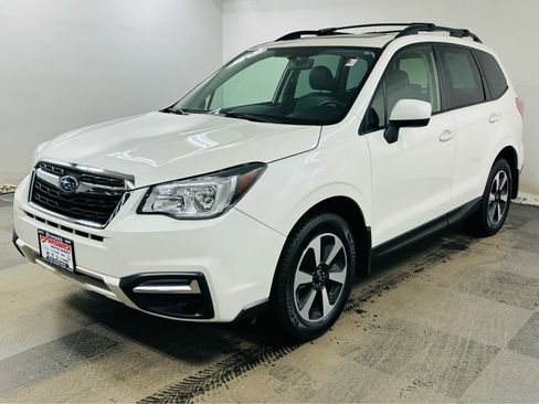 Used 2018 Subaru Forester 2.5i Premium w/ All-Weather Package image 3