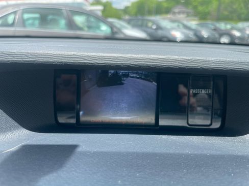 Used 2014 Toyota Sienna XLE image 21