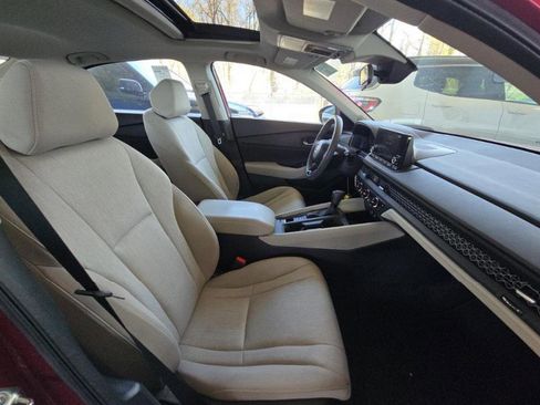 Used 2023 Honda Accord EX image 5