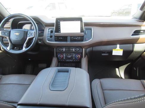 Certified 2024 Chevrolet Tahoe High Country w/ Advanced Technology Package AWD/4WD image 13