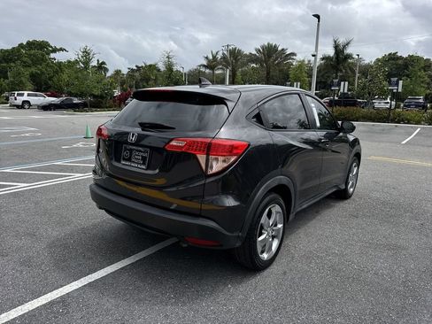 Used 2017 Honda HR-V LX image 4