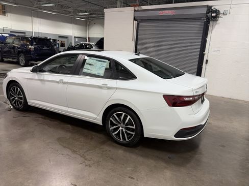 New 2026 Volkswagen Jetta SE image 5