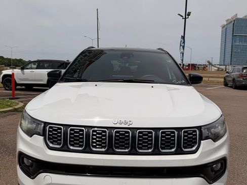 Used 2025 Jeep Compass Limited AWD/4WD image 9