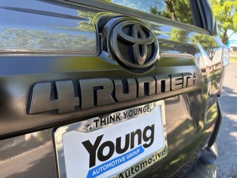 Used 2020 Toyota 4Runner TRD Off-Road Premium w/ Moonroof Package AWD/4WD image 7