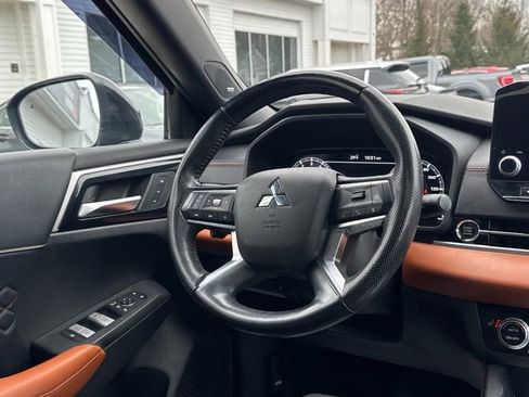 Used 2022 Mitsubishi Outlander SEL image 17