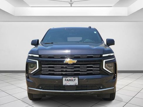 Used 2025 Chevrolet Tahoe High Country AWD/4WD image 2