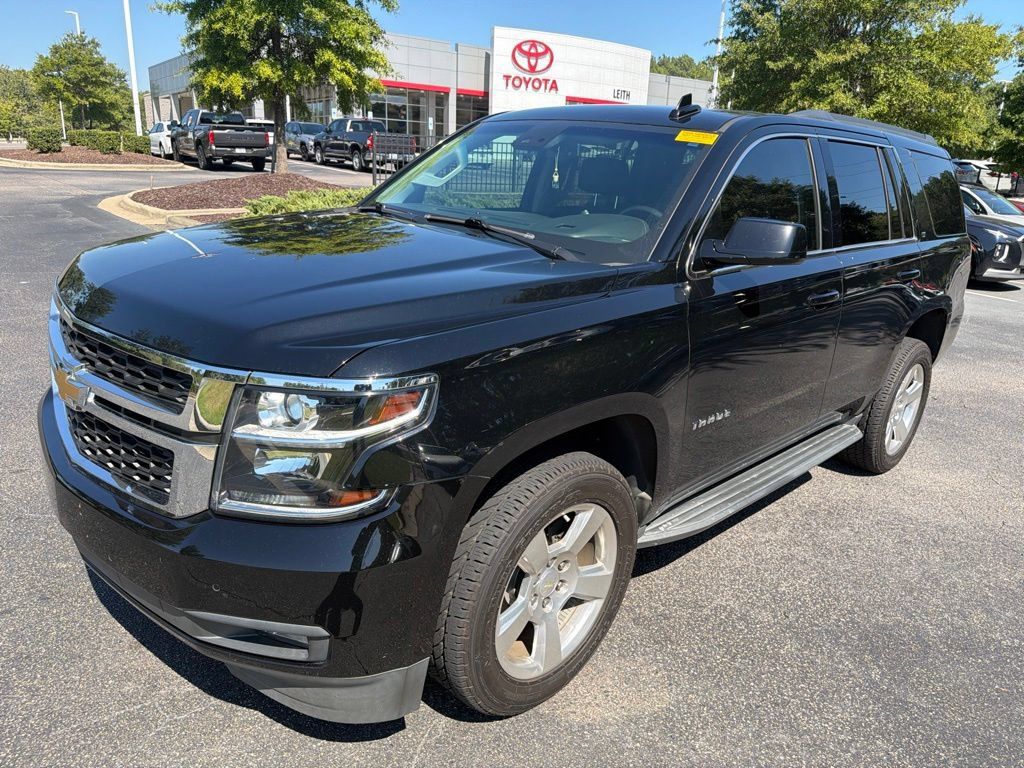 Used 2019 Chevrolet Tahoe LT w/ Luxury Package AWD/4WD image 2