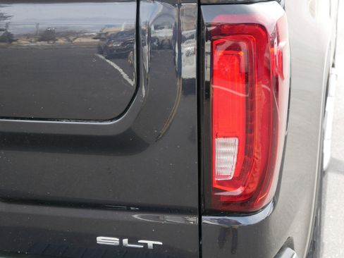 Used 2022 GMC Sierra 1500 SLT w/ SLT Premium Plus Package image 17