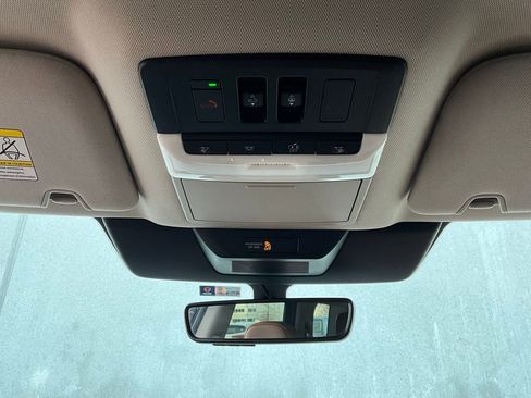 Used 2023 Nissan Pathfinder Platinum image 18