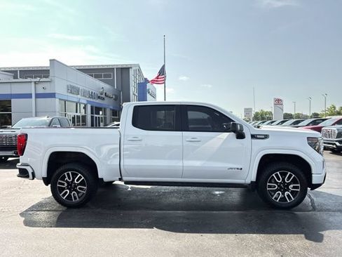 Used 2022 GMC Sierra 1500 AT4 w/ AT4 Premium Package AWD/4WD image 12