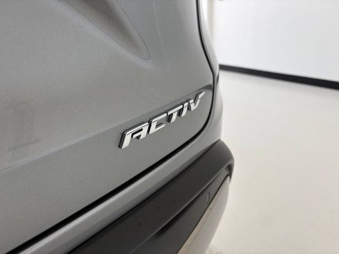 New 2026 Chevrolet Trax ACTIV w/ Sunroof Package FWD image 28