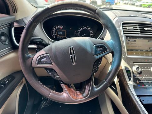 Used 2016 Lincoln MKX Reserve w/ Technology Package FWD image 27