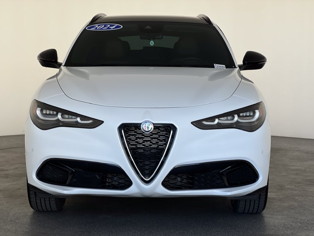 Used 2024 Alfa Romeo Stelvio Ti AWD/4WD image 11