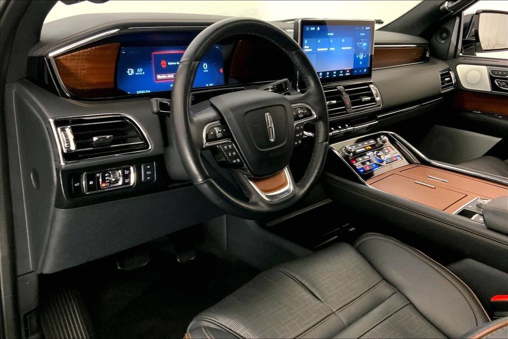 Used 2023 Lincoln Navigator L Black Label AWD/4WD image 21