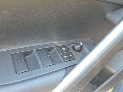 Used 2024 Toyota Corolla Cross LE FWD image 18