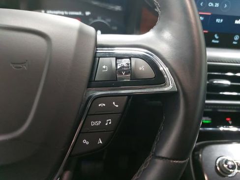 Used 2022 Lincoln Nautilus Reserve AWD/4WD image 19