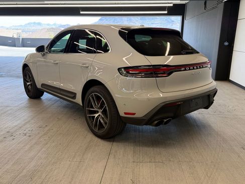 Certified 2023 Porsche Macan S image 3