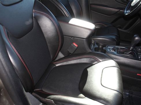 Used 2021 Jeep Cherokee Trailhawk w/ Trailer Tow Group image 25