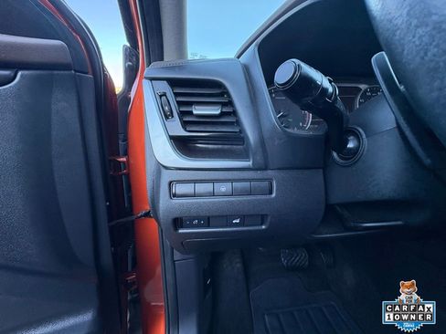 Used 2021 Nissan Rogue SL w/ Premium Package image 15