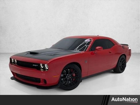 Used 2015 Dodge Challenger SRT Hellcat image 1
