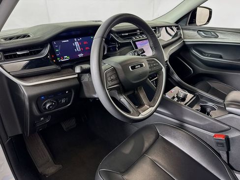 Used 2024 Jeep Grand Cherokee Limited 4xe AWD/4WD image 9