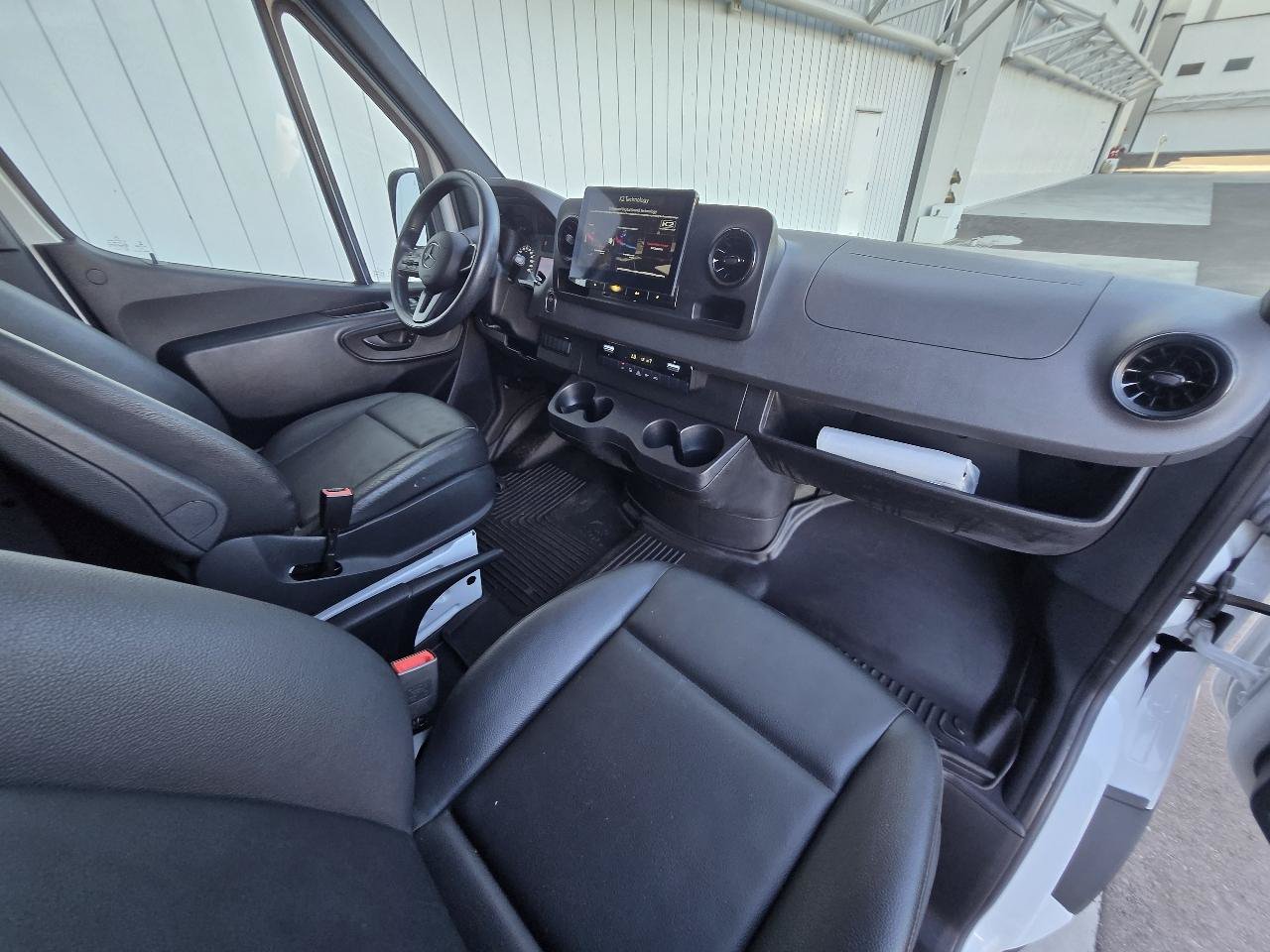 Used 2022 Mercedes-Benz Sprinter 2500 image 44