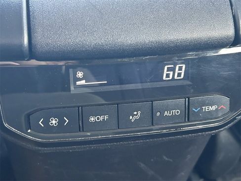 Used 2022 Toyota Highlander Limited image 24