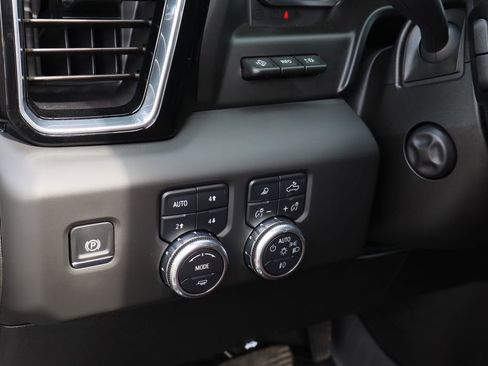 Used 2025 GMC Sierra 1500 Denali Ultimate image 12