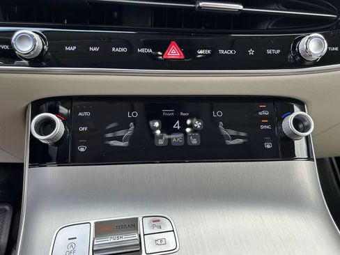 New 2026 Genesis GV70 2.5T Select AWD/4WD image 23