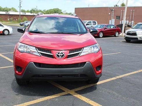 Used 2015 Toyota RAV4 LE AWD/4WD image 3