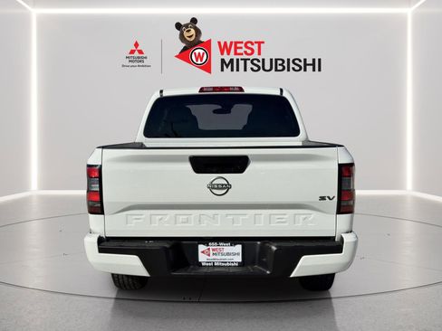 Used 2022 Nissan Frontier SV image 4