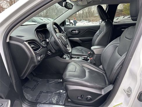 Certified 2019 Jeep Cherokee Limited image 16