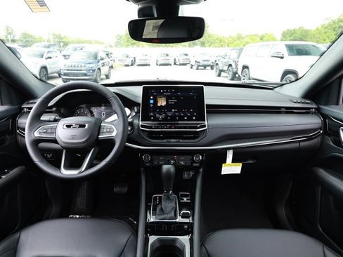 New 2026 Jeep Compass Latitude AWD/4WD image 29