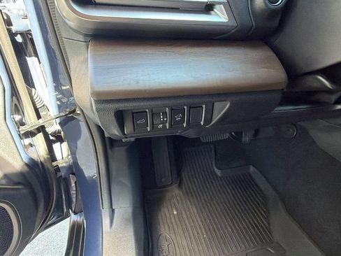 Used 2025 Subaru Outback Limited XT AWD/4WD image 31