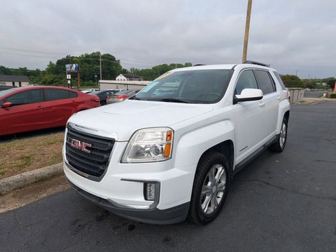 Used 2017 GMC Terrain SLE w/ Convenience Package FWD image 3